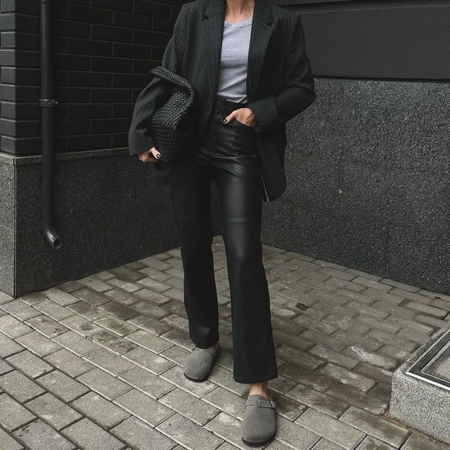 Boston / ボストン」（スエードレザー、チャコール）| BIRKENSTOCK（日本）