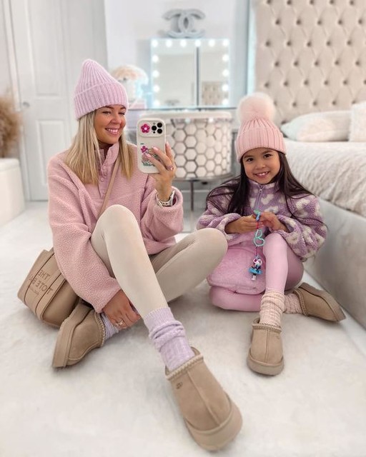 ☆韓国の人気☆【UGG】☆UGG W Tazz Slipper☆Sand☆ Kids Youth Sand UGG Tazz Slippers | schuh